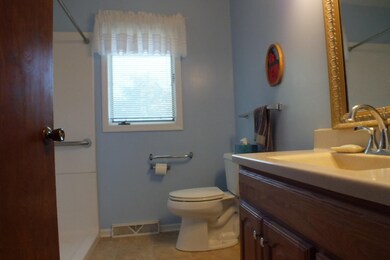 1043 E 10th bath