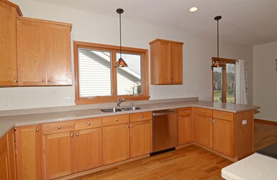 5193 Nannyberry Dr, Fitchburg, WI 53711 - photo 7