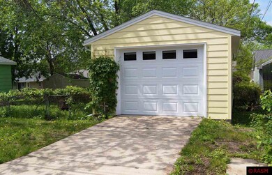 419 S Franklin St, New Ulm, MN 56073 - photo 3