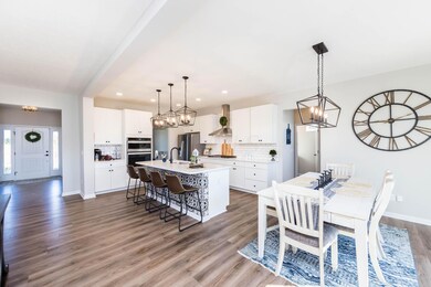5592 Whitestone Trace-15