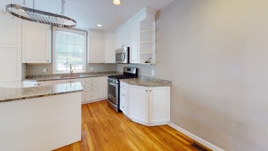 600 Trapelo Rd unit 11, Waltham, MA 02452 - photo 2