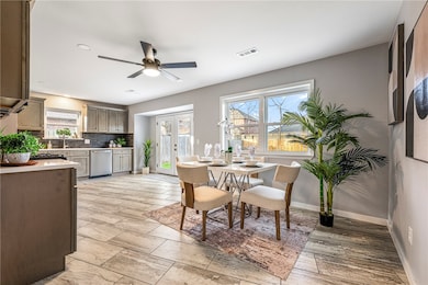 1321 Rolling Oaks Dr, Rogers, AR 72756 - photo 2