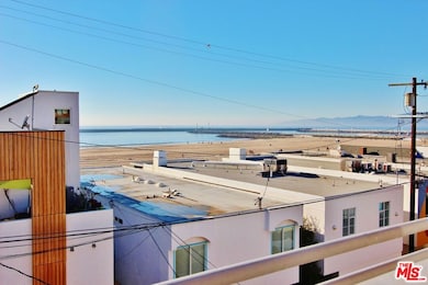 6521 Pacific Ave, Playa Del Rey, CA 90293 - photo 4