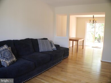 13422 Whaley Ct, Herndon, VA 20171 - photo 3