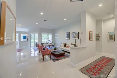 TONS OF NATURAL LIGHT