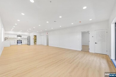 114 Pine St unit 2, Cliffside Park, NJ 07010 - photo 4