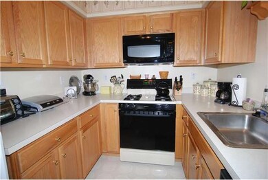 111 Runnymede Ct, Harleysville, PA 19438 - photo 3