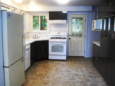 4) Kitchen: Newer Cabinets with Soft Close Drawers