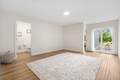 Living room, unstaged