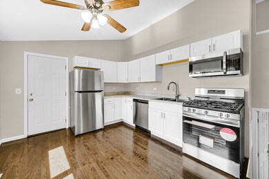 128 Ensenada Ct, Carpentersville, IL 60110 - photo 2