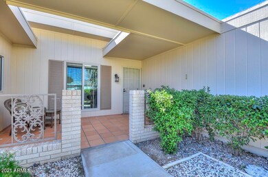 10217 W Highwood Ln, Sun City, AZ 85373 - photo 4