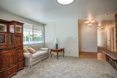 1486 N Keene Way Dr, Medford, OR 97504 - photo 4