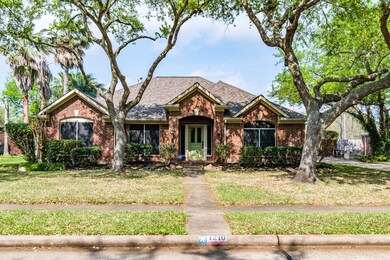 1210 Bob White Dr, Friendswood, TX 77546 - photo 5