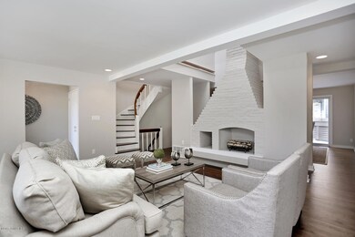 101 Lewis St Greenwich CT-large-010-28-0
