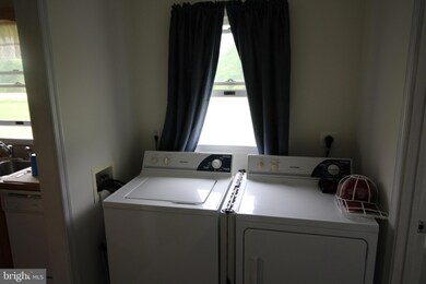 12330 Old Mill Rd, Midland, VA 22728 - photo 7