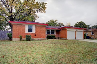 213 Sheri Ln, Hurst, TX 76053 - photo 3