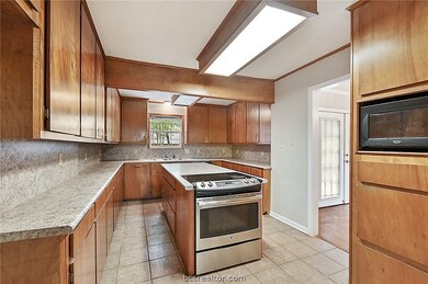 1305 Augustine Ct, College Station, TX 77840 - photo 4