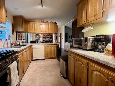 2216 Edgeview Dr, Monroe, WI 53566 - photo 4