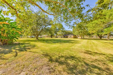 3405 Meadowlark Ln, Alvin, TX 77511 - photo 2