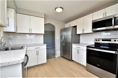 Look at this beautiful kitchen!