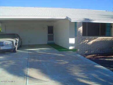 Front & Carport 069