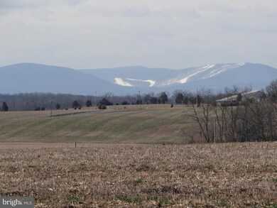 323 Ronald Dr, Greencastle, PA 17225 - photo 3