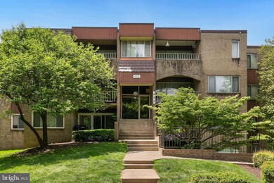 452 Girard St unit 302, Gaithersburg, MD 20877 - photo 2