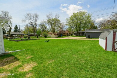 1438 S 16th St, Grand Forks, ND 58201 - photo 7