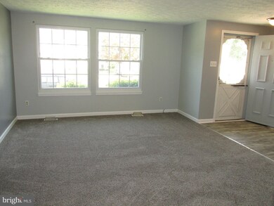 4407 Hallfield Manor Dr, Nottingham, MD 21236 - photo 2