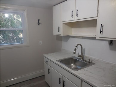 14 Maurice Ln unit 3, New Windsor, NY 12553 - photo 5