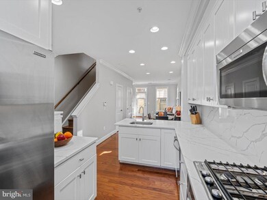 812 Montgomery St, Alexandria, VA 22314 - photo 3