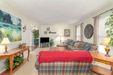 11S671 Mcgrath Ln, Naperville, IL 60564 - photo 2