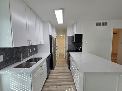 12660 Ashford Point Dr unit 402, Houston, TX 77082 - photo 5