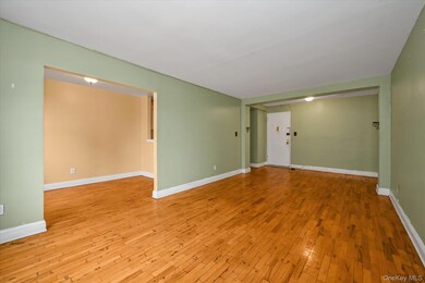 5930 108th St unit 4P, Corona, NY 11368 - photo 5