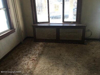 214 W Patterson St, Lansford, PA 18232 - photo 3