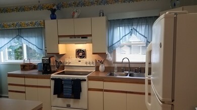 185 Clover St, Worcester, MA 01603 - photo 6