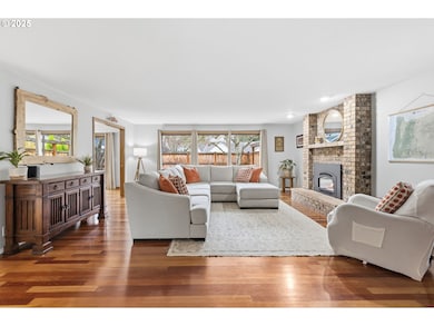 2868 Metolius Dr, Eugene, OR 97408 - photo 2