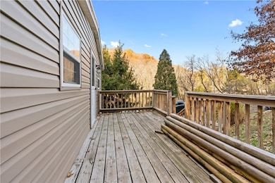 930 Howes Run Rd, Tarentum, PA 15084 - photo 4