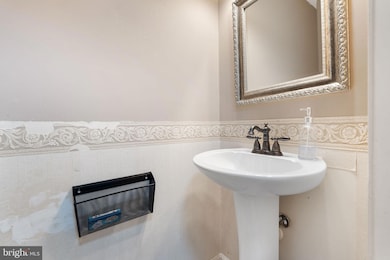 520 Kingdom Ct, Odenton, MD 21113 - photo 4