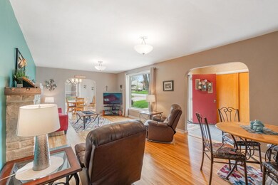 201 N Division St, Cedar Falls, IA 50613 - photo 7