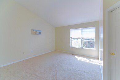 F3-room2