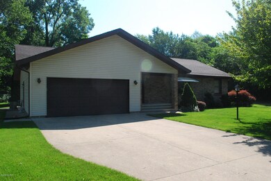 Attached Garage