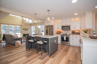 1072 Harbor Ct, West Bend, WI 53090 - photo 5