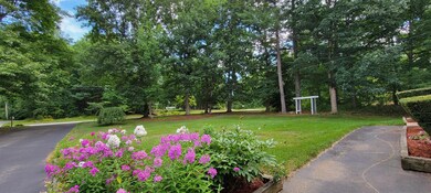 3 Chasebrook Cir, Litchfield, NH 03052 - photo 5