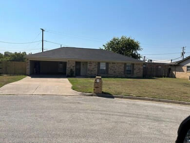 125 Brazil Ct, Hurst, TX 76054 - photo 3