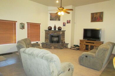 6458 Castle Rock Cir, Farmington, NM 87402 - photo 4