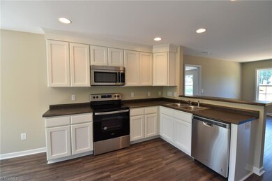 926 Fermer Rd, Asheboro, NC 27203 - photo 4