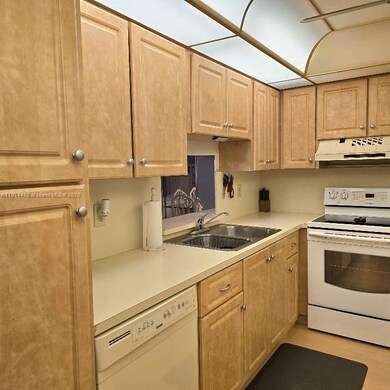 200 SE 5th Ave unit 307, Dania Beach, FL 33004 - photo 5