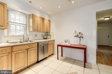 6706 Oak Dr, Alexandria, VA 22306 - photo 7