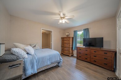 1709 1709 Peach St, Kilgore, TX 75662 - photo 7